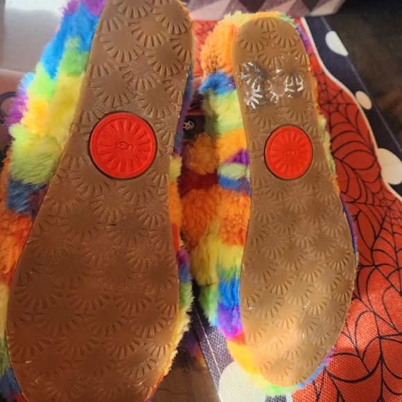 UGG Fluff Yeah slides size 8 rainbow color - Picture 5 of 5